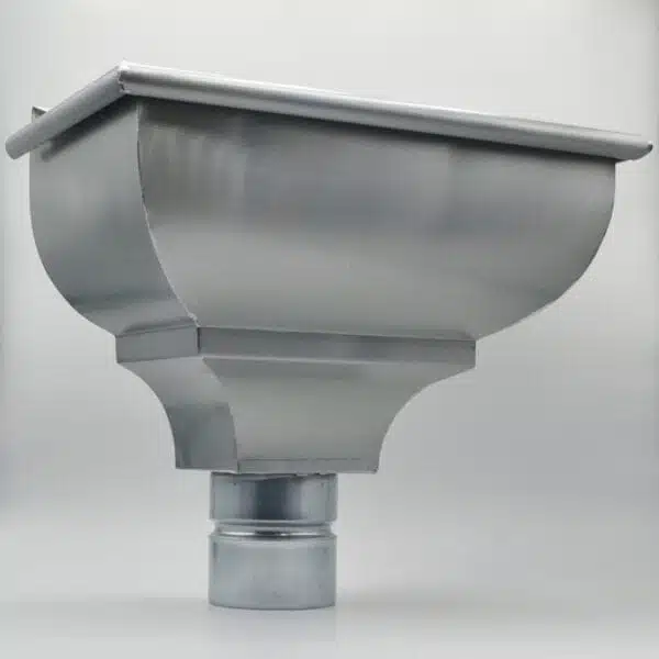 Boite à eau moulurée en zinc