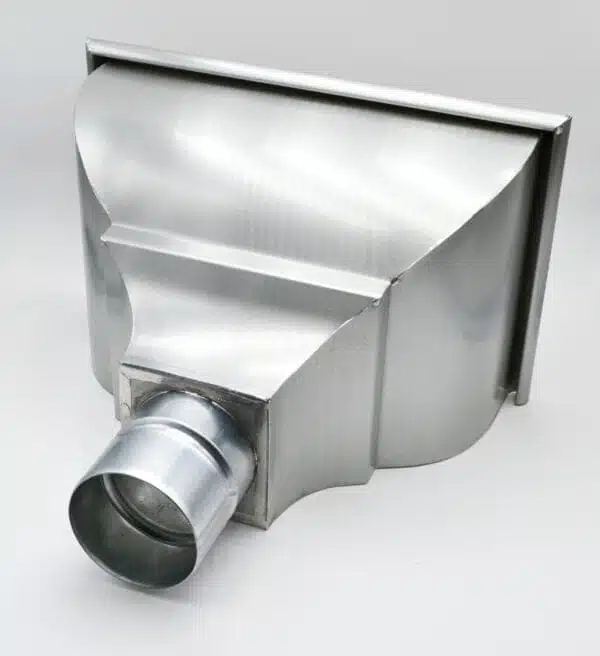 Boite à eau en zinc moulurée – Image 4