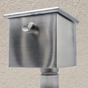 Boite à eau en zinc 200x200 mm avec trop plein