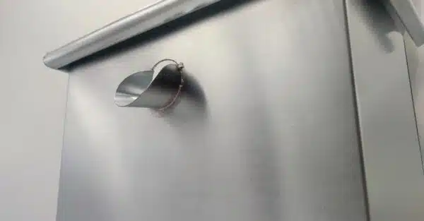 Boite à eau en zinc 200x200 mm avec trop plein – Image 2